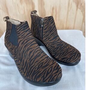 Alegria eVe-402 Leopard Animal Print Boots 38/US8-8.5 Slip Resistant Comfort Zip